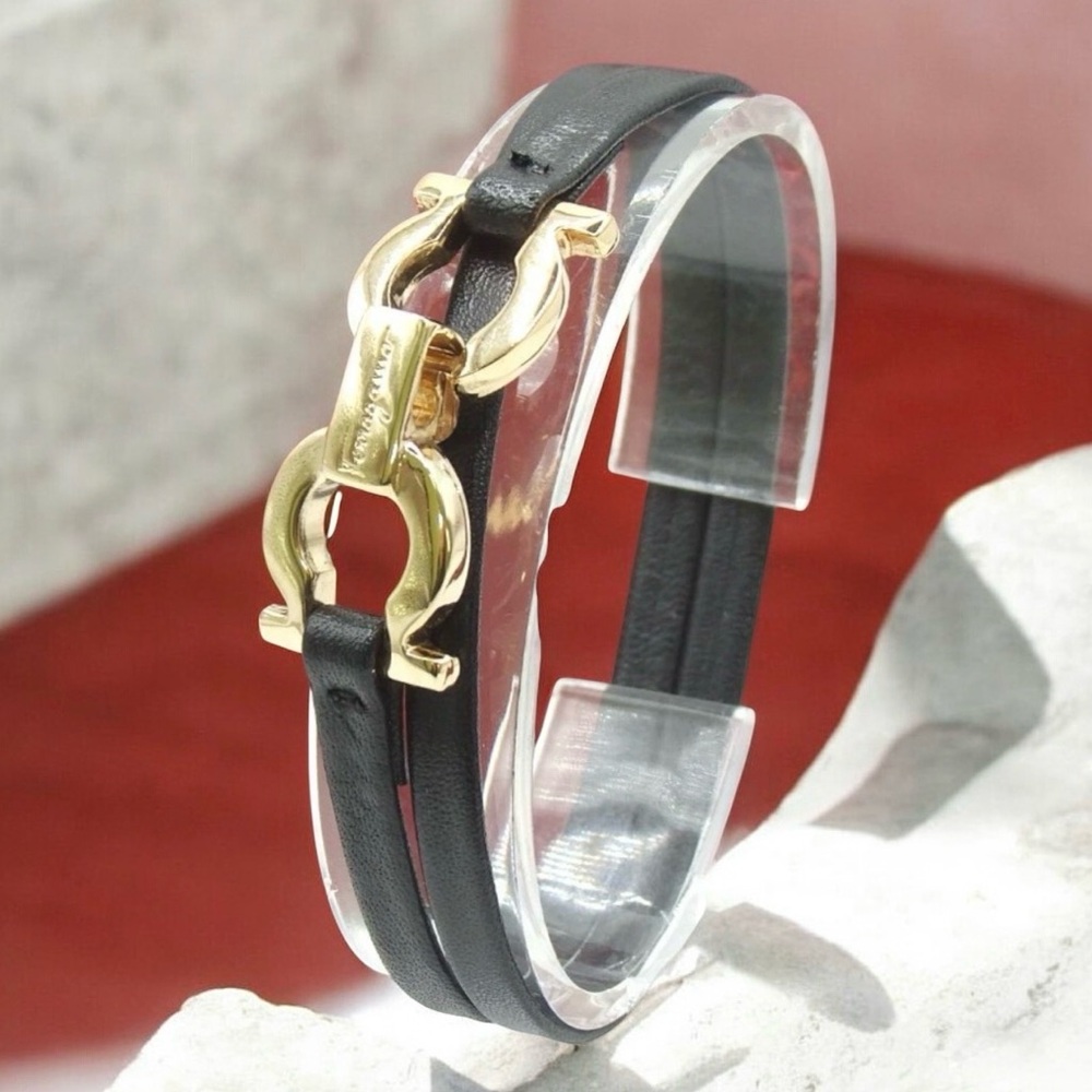 Salvatore Ferragamo Gancini Leather Wrap Bracelet 🖤 - Picture 2 of 6